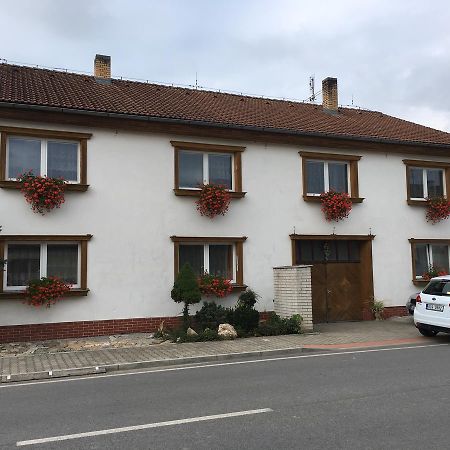 Apartman Olesnik Appartement Buitenkant foto