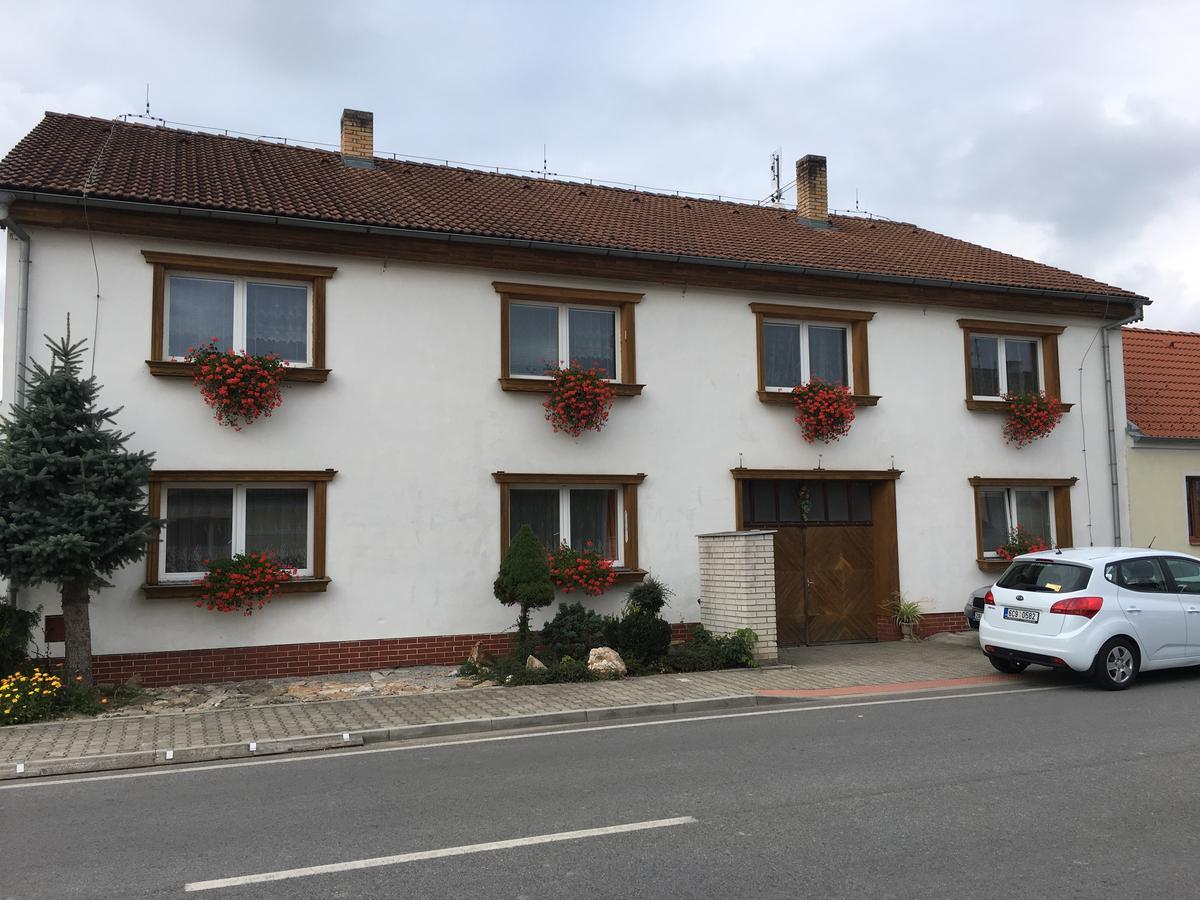 Apartman Olesnik Appartement Buitenkant foto
