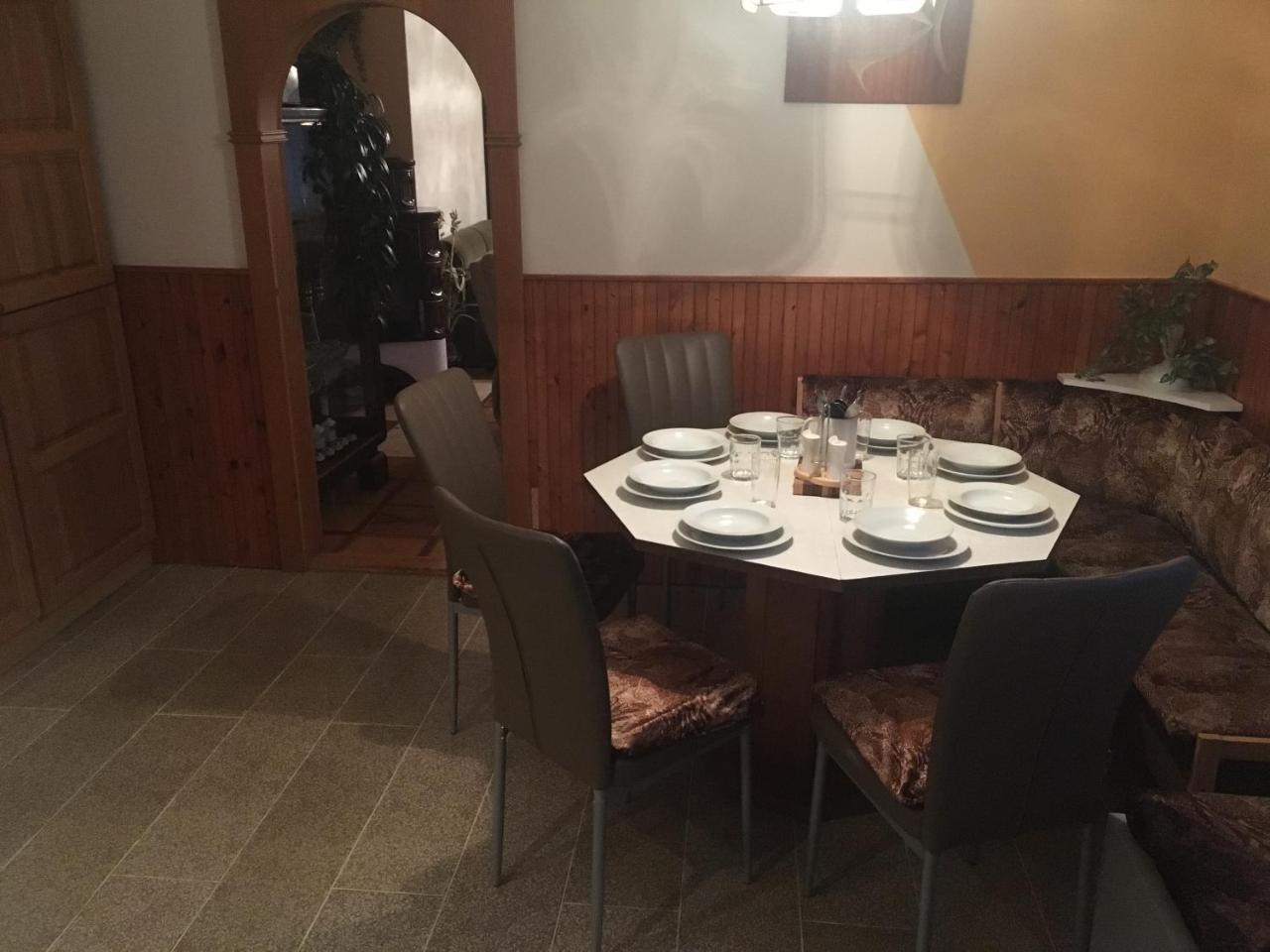 Apartman Olesnik Appartement Buitenkant foto