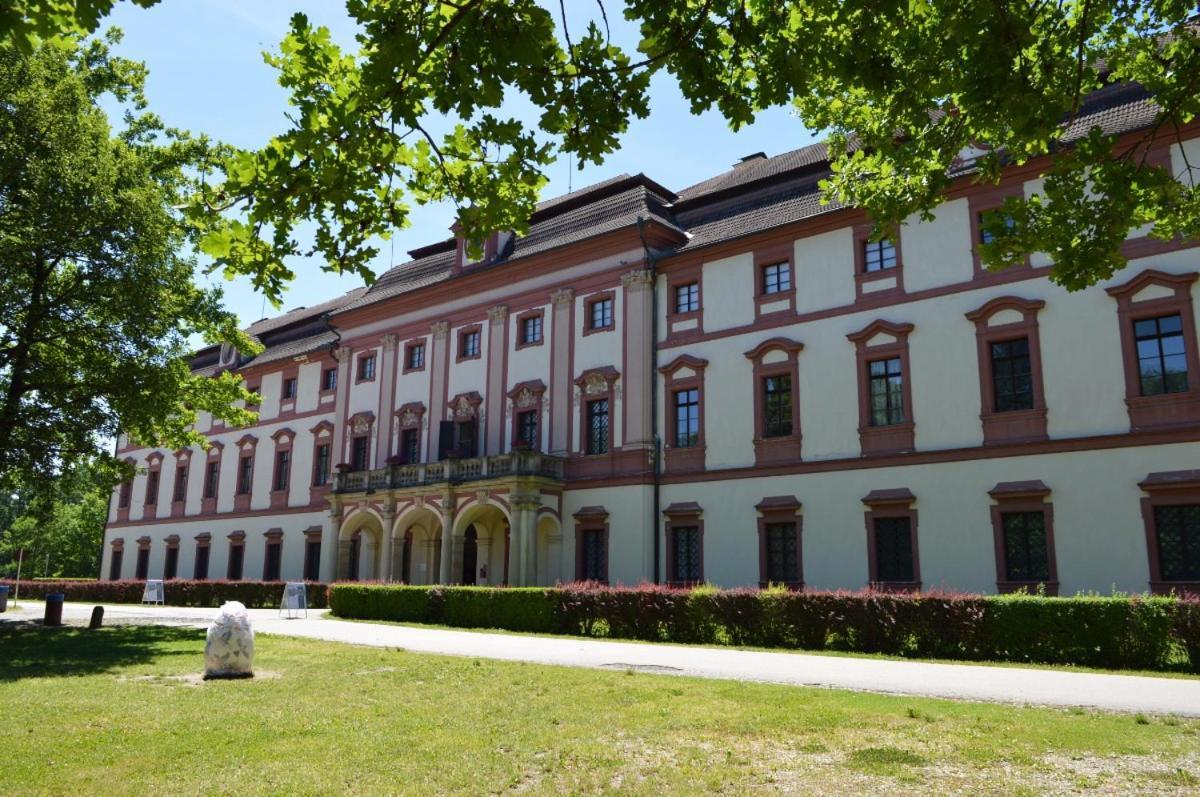 Apartman Olesnik Appartement Buitenkant foto