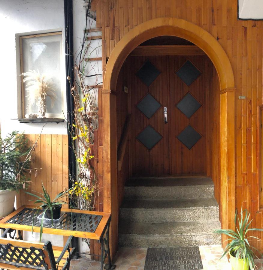 Apartman Olesnik Appartement Buitenkant foto