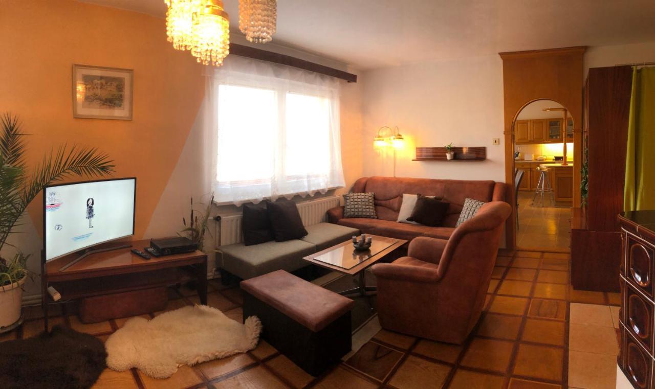 Apartman Olesnik Appartement Buitenkant foto